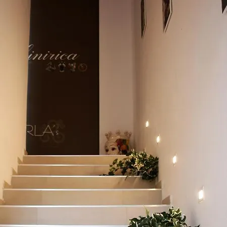 Marla's Boutique 2*